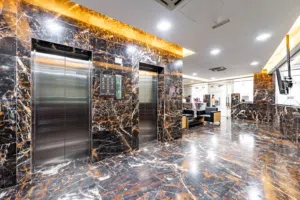 Luxury Apartment for Rent in Qurum شقة راقية للايجار في القرم