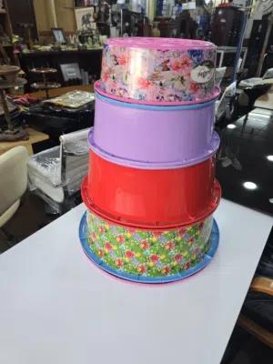 متوفر لدينا ادوات بلاستيك مثل أحواض بلاستيك وعلب حافظه طعام وصحون تقديم بلاستيك بأسعار خياليه