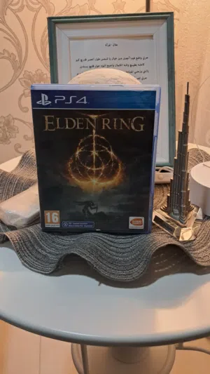 ألدن رنج نسخة 4 للبلايستيشن 4 و بلايستيشن 5 ( مستعمل ) للبيع