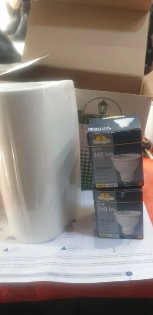 اضويه جداريه علويه وسفليه صناعه ايطالي اصلي 4 حبات