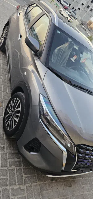 Nissan kicks 2023 GCC car very good condition. car very best for gasoline saving 1.6 engine.