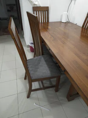 طاولة طعام نظيفة للبيع