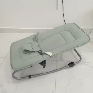 هذا كرسي هزّاز للأطفال سيرين من جونيورز.  فتح الحراج 6 دينار