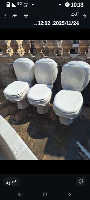 اطقم حمامات ديروفيت بانيو مع حوض مع تواليت استعمال خفيف وحالة ممتازة