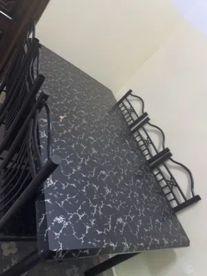 طاولة طعام