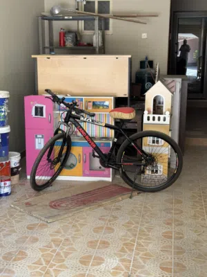 دراجة هوائية شبه جديدة