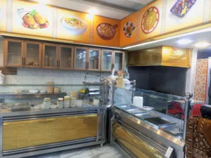 مطعم حمص وسناكات بجانب مخبز قوي جدا للبيع لعدم التفرغ