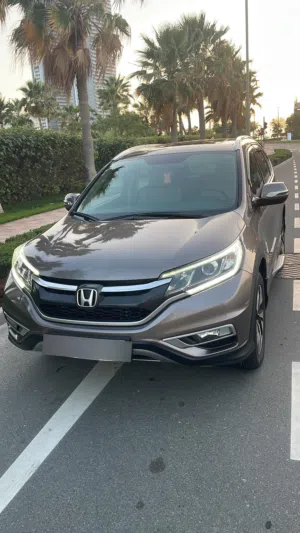 For sale Honda CRV model 2016 full operation full accessories  للبيع هوندا CRV فل أوبشن مودل 2016