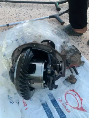 كارونات تويوتا 24 وحده كهربائية  والتانيه عاديه نضاف الوحده 3500 دينار