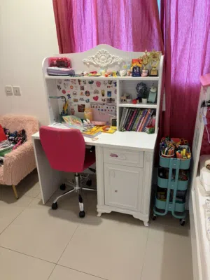 Kids table and chair