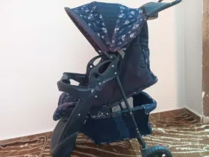 عربية اطفال بحالة الوكاله