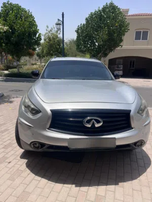 للبيع إنفنيتي Qx70s موديل 2015 استخدام سيدة