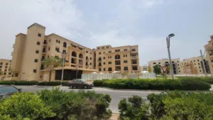 Studio . 2 Bathrooms . 567 m22