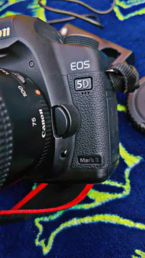 للبيع كاميرا Canon EOS 5D Mark II (Full Frame)، الخيار الأول لعشاق التصوير السينمائي والبورتريه