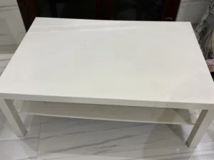 طاوله غرفه المعيش