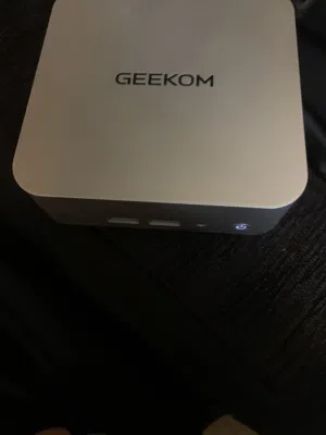 Geekom A6 Mini PC – Ryzen 7 6800H / 16GB DDR5 / 1TB – Like New