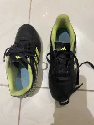 حذاء اصابع ولادي بحال الجديد