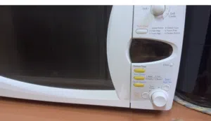 LG 25 - 29 Liters Microwave in Central Governorate