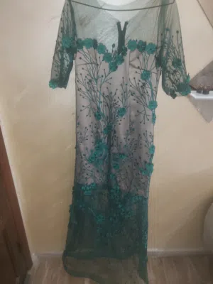 فستان سهره لبسه وحده ساعتين قماشه تقيله