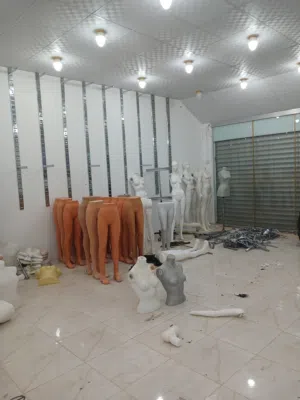 ديكور محل ملابس نسائية