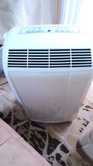 مكيف متحرك ماركه ايطاليه ديلونجي (DeLonghi) بحالة كالجديد