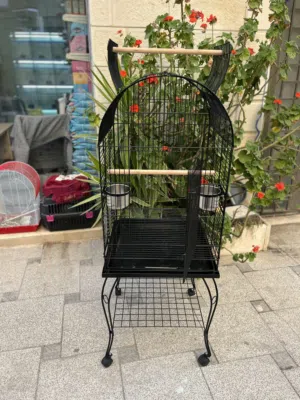 قفص ببغاء لكاسكو او ماكاو مع عجال متيريل فخم بضاعة عالأول حديد خميل ونوع ممناز وسعر مناسب للجميع