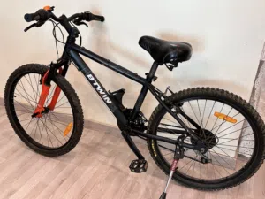 BTwin 24 Gear Mountain Bike with Cover – Excellent Condition