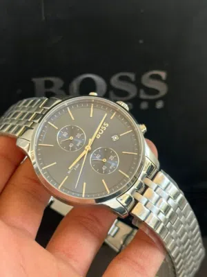 ساعه boss الاصليه  مش بتغير لون اعلى ماركات الساعات تحفه متوفر جميع أنواعها متاح شحن خارج مصر  حجز