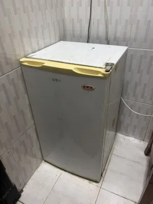 ثلاجة صغيره للبيع