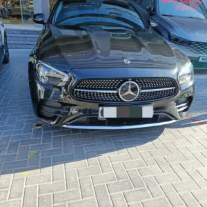 مرسيدس بنز E 350e 2021 هايبرد Plug-in صالون سيدان بحالة جيدة مع مواصفات أوروبية