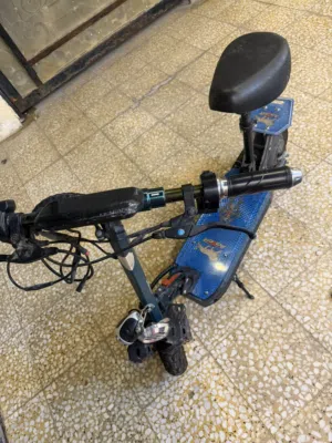 سكوتر كهربائي شبه