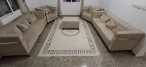 طقم كنب أنيق للبيع بحالة ممتازة