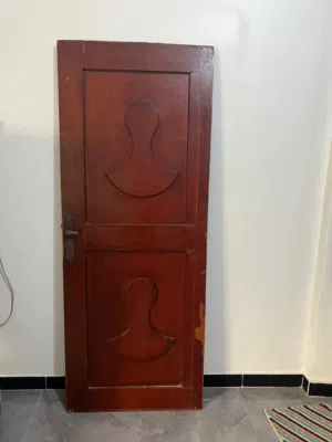 باب خشب للبيع