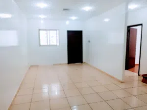 شقة للايجار بحولي 3 غرف على الدائري الرابع