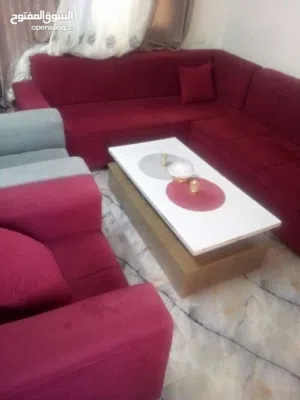 طقم كنب مع غرفه نوم للبيع بحاله جيده جدا بسعر مغري أقرأ الوصف