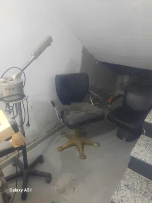 جهاز بشره 10 في واحد كرسي حلاقه وكاوترات ومقاعد انتضار وعربيه ومغسله
