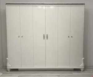 خزانة ملابس اوف وايت