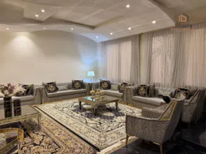فيلا للبيع بتصميم خليجي راقٍ خدامات السراج