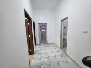 شقة للإيجار - مصراتة - كرزاز بالقرب من مسجد البخاري