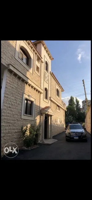 ‏٥ غرف نوم ‏.‏ ٥ حمّامات ‏.‏ 500 م٢‏0