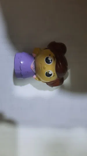 دمية جميلة