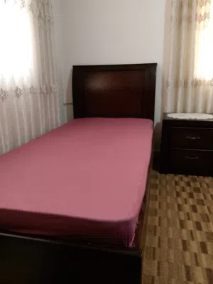 تخت للبيييع