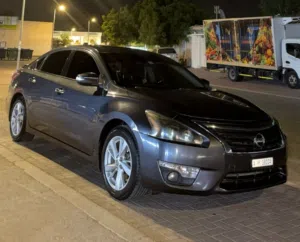 ألتيما مواصفات خاصة بحالة ممتازة للبيع بداعي السفر Altima in Excellent condition Urgent sale