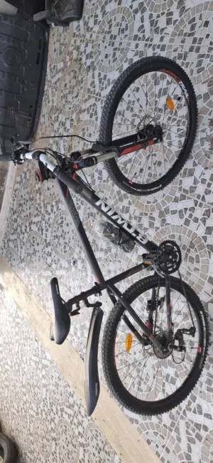 دراجه بيتوين اصليه للبيع مقاس 27 ونص