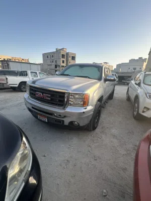 Used Chevrolet Silverado in Northern Governorate