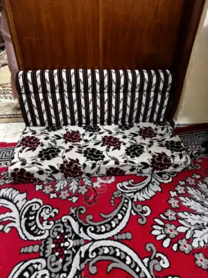جلسة عربية للبيع