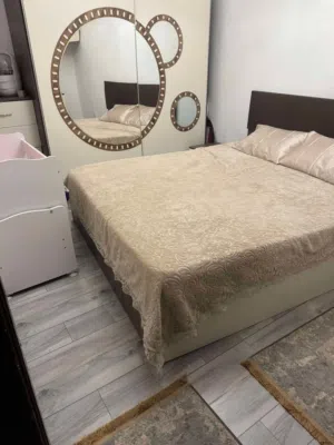 شقه للبيع في البركه دارين ومطبخ وحمام
