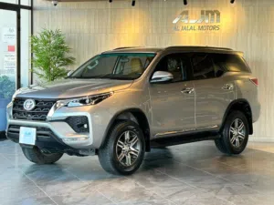 Toyota FORTUNER 4x4 model 2024 clean title car FOR SALE