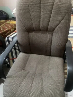 كراسي مكتب بحاله جيده للبيع بسعر مغري