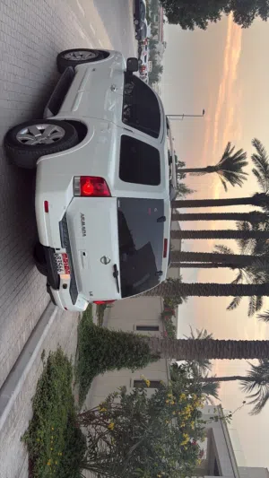 Nissan aramad 2008